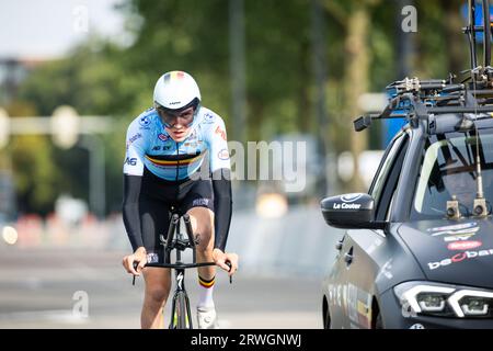 Nieuw Amsterdam, pays-Bas. 19 septembre 2023. Le Belge Duarte Marivoet Scholiers photographié en action lors d’une séance d’entraînement, avant la course contre la montre aux Championnats d’Europe sur route de l’UEC, à Nieuw-Amsterdam, province de Drenthe, Nord-est des pays-Bas, mardi 19 septembre 2023. Les championnats d'Europe de cyclisme se déroulent du 20 au 24 septembre. BELGA PHOTO DAVID PINTENS crédit : Belga News Agency/Alamy Live News Banque D'Images