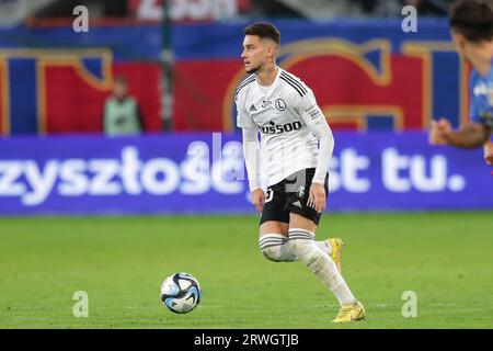 Gliwice, Pologne. 16 septembre 2023. Ernest Muci de Legia Warszwa vu en action lors du match de football polonais PKO Ekstraklasa League 2023/2024 entre Piast Gliwice et Legia Warszawa au stade Muncipal de Gliwice. Score final ; Piast Gliwice 1:1 Legia Warszawa. (Photo Grzegorz Wajda/SOPA Images/Sipa USA) crédit : SIPA USA/Alamy Live News Banque D'Images