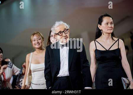 VENISE, ITALIE - SEPTEMBRE 04 : Woody Allen assiste à un tapis rouge pour le film "coup de chance" au 80e Festival International du film de Venise sur Septe Banque D'Images