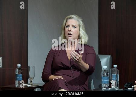 19 septembre 2023, Washington, Distric of Columbia, USA : CHRISTINE WORMUTH, secrétaire de l'armée américaine, parle du dialogue stratégique sur les puissances terrestres lors d'une conversation aujourd'hui le 19 septembre 2023 au CSIS/Think Tank à Washington DC, USA. (Image de crédit : © Lenin Nolly/ZUMA Press Wire) USAGE ÉDITORIAL SEULEMENT! Non destiné à UN USAGE commercial ! Banque D'Images