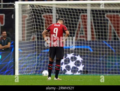 Olivier Giroud de l'AC Milan réagit lors du match de l'UEFA Champions League Group F à San Siro, Milan. Date de la photo : mardi 19 septembre 2023. Banque D'Images