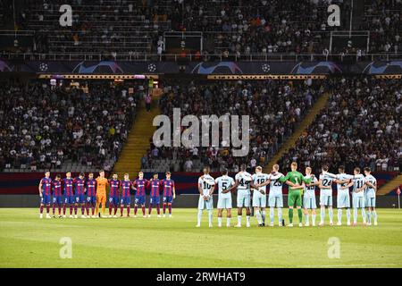 Barcelone, Espagne. 19 septembre 2023. L'illustration montre une minute de silence avant un match de football entre l'espagnol FC Barcelone et le belge Royal Antwerp FC, le mardi 19 septembre 2023 à Barcelone, Espagne, le jour 1 de la phase de groupes de la Ligue des Champions, dans le groupe H. Belga PHOTO TOM GOYVAERTS crédit : Belga News Agency/Alamy Live News Banque D'Images