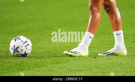 Barcelone, Espagne. 19 septembre 2023. Les jambes de Joao Felix lors du match de l'UEFA Champions League, groupe H, entre le FC Barcelone et le Royal Antwerp FC ont joué au stade Lluis Companys le 19 septembre 2023 à Barcelone, en Espagne. (Photo Bagu Blanco/PRESSINPHOTO) crédit : PRESSINPHOTO SPORTS AGENCY/Alamy Live News Banque D'Images