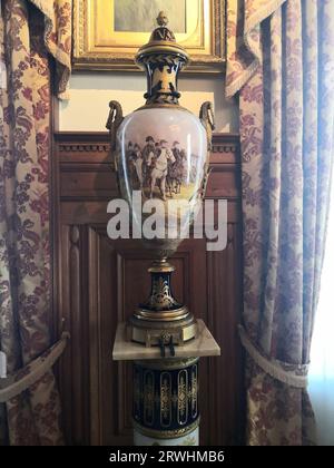 Bataille d'Austerlitz porcelaine 19e siècle - Aigle de Napoléon Bonaparte au Musée Sakip Sabanci Istanbul Turquie Banque D'Images