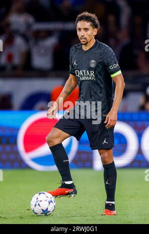 PARIS, FRANCE - SEPTEMBRE 19 : Marquinhos (Paris Saint-Germain) contrôle le ballon lors du match UEFA Champions League 2023/2024 - Groupe F de Paris S. Banque D'Images