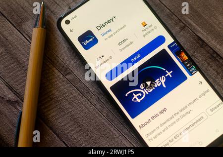 Madrid, Espagne. 09 17 2023 : l'application Disney+ est visible dans l'App Store sur un smartphone Banque D'Images