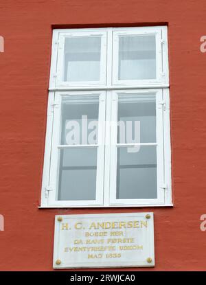 Une plaque sur la maison de Hans Christian Andersen à Nyhavn, Copenhague, Danemark. Banque D'Images