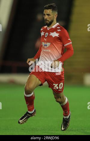 Adam Phillips #30 de Barnsley lors du match Sky Bet League 1 Barnsley vs Portsmouth à Oakwell, Barnsley, Royaume-Uni, le 19 septembre 2023 (photo de Alfie Cosgrove/News Images) Banque D'Images