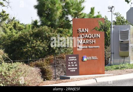 IRIVNE, CALIFORNIE - 18 SEPTEMBRE 2023 : San Joaquin Marsh Wildlife Sanctuary à l'entrée du campus Marsh. Banque D'Images
