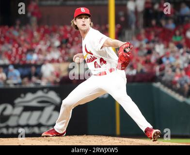 St. Louis, États-Unis. 23 septembre 2023. St. Le lanceur Louis Cardinals, Jake Woodford, offre un terrain aux Brewers de Milwaukee en quatrième manche au Busch Stadium de St. Louis le mardi 19 septembre 2023. Photo de Bill Greenblatt/UPI crédit : UPI/Alamy Live News Banque D'Images