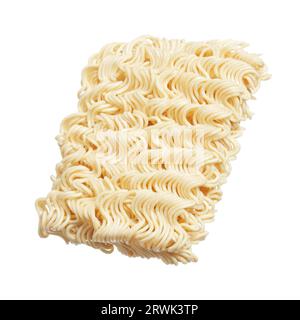 Un bloc de nouilles ramen instantané à sec isolated on white Banque D'Images