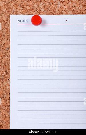 Papier de note vierge sur le gros plan macro en liège Banque D'Images