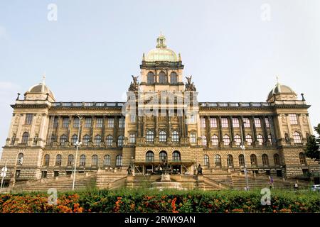 Architecture de façade du Musée national tchèque à Prague, République tchèque Banque D'Images