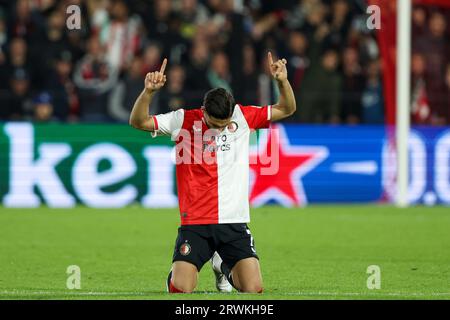 ROTTERDAM, PAYS-BAS - SEPTEMBRE 19 : Alireza Jahanbakhsh (Feyenoord Rotterdam) marque le 2-0 lors de l'UEFA Champions League 2023/2024 - Groupe E. Banque D'Images