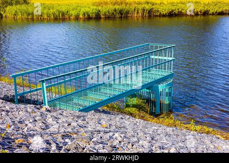 vidage du niveau d'eau dans le réservoir. installation d'évacuation d'eau Banque D'Images