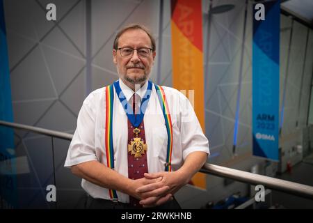 Le président nouvellement élu du conseil de la British Medical Association, le professeur Philip Banfield, photographié lors de leur réunion annuelle de représentants à Liverpool. Professeur Banfield est obstétricien, éducateur et universitaire basé dans le nord du pays de Galles. Il est actuellement président du Comité des consultants gallois de la BMA, président sortant du Conseil gallois de la BMA et siège au Conseil britannique depuis 2012. Il vit au pays de Galles, est marié à un médecin généraliste et a un fils qui est également médecin généraliste. Banque D'Images