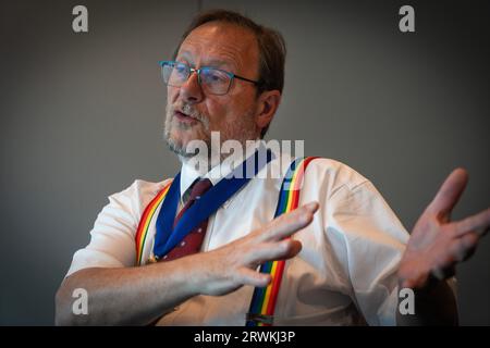 Le président nouvellement élu du conseil de la British Medical Association, le professeur Philip Banfield, photographié lors de leur réunion annuelle de représentants à Liverpool. Professeur Banfield est obstétricien, éducateur et universitaire basé dans le nord du pays de Galles. Il est actuellement président du Comité des consultants gallois de la BMA, président sortant du Conseil gallois de la BMA et siège au Conseil britannique depuis 2012. Il vit au pays de Galles, est marié à un médecin généraliste et a un fils qui est également médecin généraliste. Banque D'Images