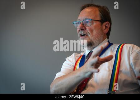 Le président nouvellement élu du conseil de la British Medical Association, le professeur Philip Banfield, photographié lors de leur réunion annuelle de représentants à Liverpool. Professeur Banfield est obstétricien, éducateur et universitaire basé dans le nord du pays de Galles. Il est actuellement président du Comité des consultants gallois de la BMA, président sortant du Conseil gallois de la BMA et siège au Conseil britannique depuis 2012. Il vit au pays de Galles, est marié à un médecin généraliste et a un fils qui est également médecin généraliste. Banque D'Images