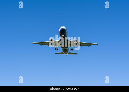 Airbus A320 de British Airways avant d'atterrir à l'aéroport de Zurich Banque D'Images