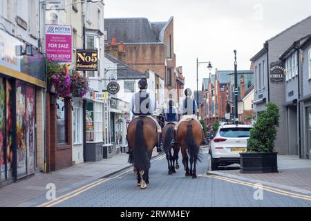 Windsor, Berkshire, Royaume-Uni. 20 septembre 2023. Les cavaliers sont sortis ce matin. C'était un début de journée ennuyeux et venteux à Windsor, Berkshire aujourd'hui. Un met Office Yellow Weather est en place aujourd'hui pour Londres et le Sud-est pour de fortes pluies crédit : Maureen McLean/Alamy Live News Banque D'Images