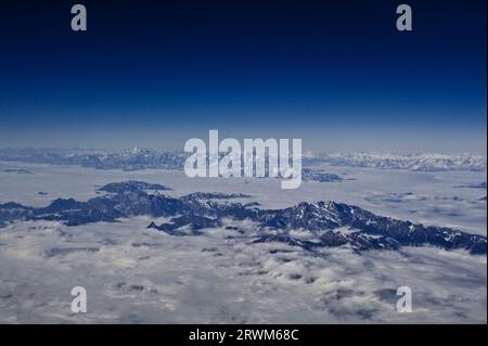 Vue aérienne des sommets des montagnes du Cachemire Banque D'Images