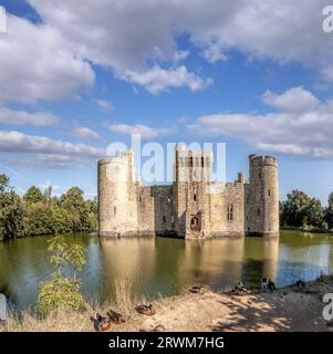 Château de Bodiam historique dans l'East Sussex, Angleterre Banque D'Images