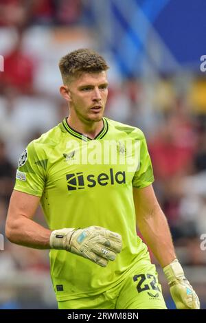 Milan, Italie. 19 septembre 2023. Le gardien Nick Pope (22) de Newcastle United vu lors du match de l'UEFA Champions League entre l'AC Milan et Newcastle United à San Siro à Milan. (Crédit photo : Gonzales photo - Tommaso Fimiano). Banque D'Images