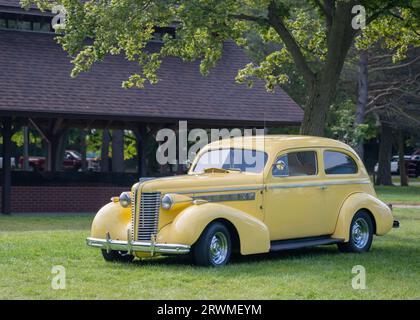 FRANKENMUTH, MI/États-Unis - 10 SEPTEMBRE 2023 : une voiture à confirmer Buick Special, Frankenmuth Auto Fest, Heritage Park. Banque D'Images