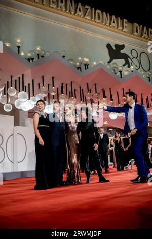 VENISE, ITALIE - SEPTEMBRE 08 : Peter Sarsgaard, Michel Franco, Jessica Chastain et Maggie Gyllenhaal assistent à un tapis rouge pour le film "Memory" au TH Banque D'Images