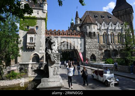 Budapest, Hongrie - 20 Mai 2023 : vue au château de Vajdahunyad sur Budapest en Hongrie Banque D'Images