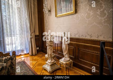 BUCAREST, ROUMANIE 2022 : Palais Ceausescu Palais de Printemps. Maison de Nicolae Ceausescu Banque D'Images