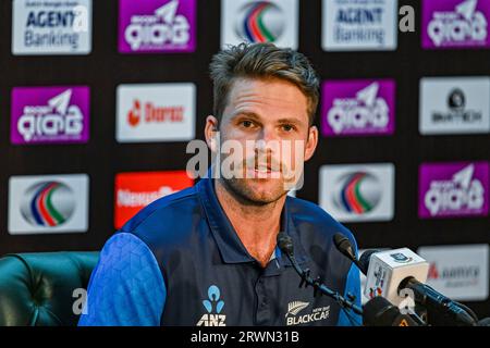 Dhaka, Bangladesh. 20 septembre 2023. Le capitaine néo-zélandais Lockie Ferguson assiste à une conférence de presse au Sher-E-Bangla National Cricket Stadium à Dhaka, avant leur premier match international de cricket (ODI) contre le Bangladesh. (Photo de Zabed Hasnain Chowdhury/SOPA Images/Sipa USA) crédit : SIPA USA/Alamy Live News Banque D'Images