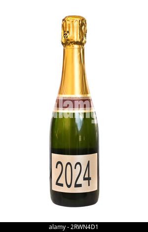 2024 écrit sur une bouteille de Champagne isolé sur fond blanc, fête du nouvel an Banque D'Images