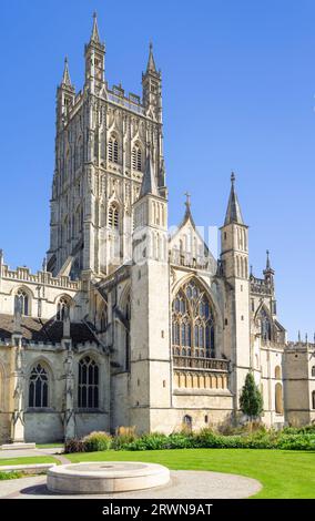 Cathédrale de Gloucester ou cathédrale de Saint-Pierre et la Sainte et indivisible Trinité centre-ville de Gloucester Gloucestershire Angleterre GB Europe Banque D'Images