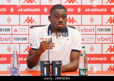 La Turbie, Frankreich. 20 septembre 2023. La Turbie, France - 20 septembre 2023 : Conférence de presse avant le match AS Monaco vs OGC Nice avec le milieu de terrain français Youssouf Fofana. Fussball, football, L1, Ligue 1. Mandoga Media Allemagne crédit : dpa/Alamy Live News Banque D'Images