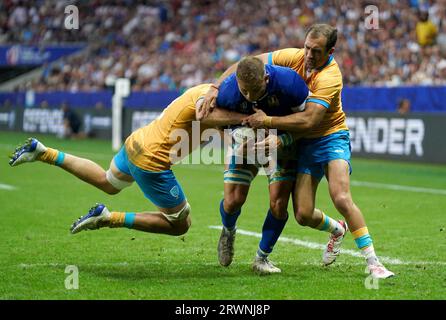 L'Italien Lorenzo Cannone marque son quatrième essai lors de la coupe du monde de Rugby 2023, poule A match au Stade de Nice, en France. Date de la photo : mercredi 20 septembre 2023. Banque D'Images