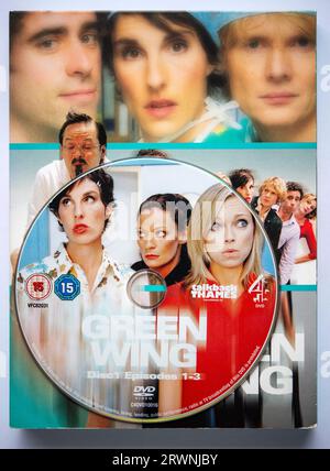 Couverture et disque de la saison 1 coffret DVD de la série télévisée comique britannique Green Wing, qui était à l'origine diffusée sur Channel 4 Banque D'Images