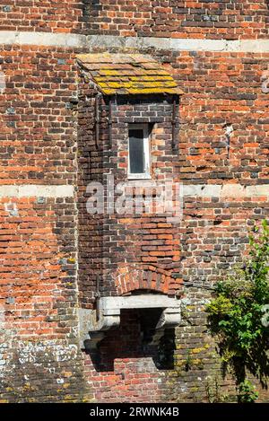 toilette médiévale / latrine / privée / garderobe du Donjon Ter Heyden, donjon du 14e siècle dans le village Rotselaar, Brabant flamand, Flandre, Belgique Banque D'Images