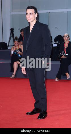 VENISE, ITALIE - SEPTEMBRE 03 : Matteo Paolillo assiste à un tapis rouge pour le Filming Italy Best Movie Award 2023 au 80e Festival de Venise Banque D'Images