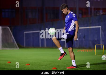 Zagreb, Croatie. 20 septembre 2023. Enzo Sosa du Dinamo Zagreb lors d'une séance d'entraînement sur le terrain Hitrec-Kacian avant le match du Groupe C de l'UEFA Europa Conference League entre le Dinamo Zagreb et Astana au Maksimir Stadium à Zagreb, Croatie, le 20 septembre 2023. Photo : Luka Stanzl/PIXSELL crédit : Pixsell/Alamy Live News Banque D'Images