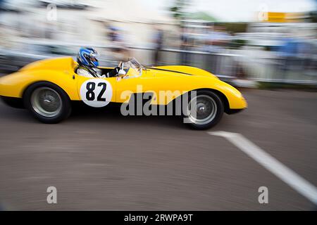 1957 Ferrari 500 TRC pilotée par James Cottingham / Alastair McCaig dans le Freddie March Memorial Trophy au Goodwood Revival Meeting 8th sept 2023 i. Banque D'Images