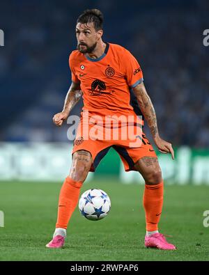 San Sebastian, Espagne. 20 septembre 2023. Francesco Acerbi hors FC Internazionalependant le match de l'UEFA Champions League, Groupe D, entre la Real Sociedad et l'Inter Milan a joué au Reale Arena Stadium le 20 septembre 2023 à San Sebastian, Espagne. (Photo de Cesar Ortiz/PRESSINPHOTO) crédit : PRESSINPHOTO SPORTS AGENCY/Alamy Live News Banque D'Images