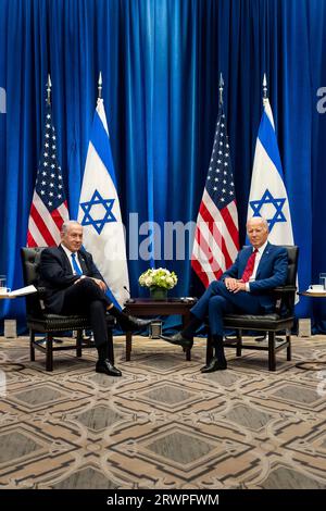 New York, États-Unis. 20 septembre 2023. Le président américain Joe Biden, à droite, tient une réunion bilatérale avec le Premier ministre israélien Benjamin Netanyahu au siège des Nations Unies, le 20 septembre 2023, à New York. Crédit : Adam Schultz/White House photo/Alamy Live News Banque D'Images