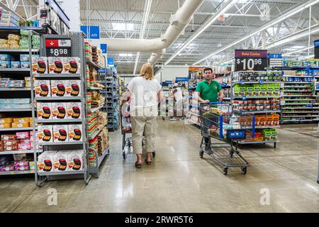 Miami Hialeah Gardens Florida, Walmart Supercenter intérieur intérieur intérieur à l'intérieur, grand magasin discount, magasins d'affaires magasins marchands marchés Banque D'Images