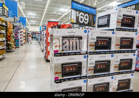 Miami Hialeah Gardens Florida, Walmart Supercenter intérieur intérieur intérieur à l'intérieur, grand magasin discount, magasins d'affaires magasins marchands marchés Banque D'Images