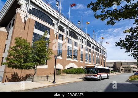 Newton, ma - 15 septembre 2023 : Alumni Stadium accueille l'équipe de football des Eagles de Boston College. Banque D'Images