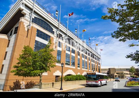 Newton, ma - 15 septembre 2023 : Alumni Stadium accueille l'équipe de football des Eagles de Boston College. Banque D'Images