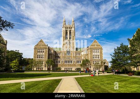 Newton, ma - 15 septembre 2023 : Gasson Hall sur le campus du Boston College, conçu par Charles Donagh Maginnis en 1908, il représente le gothi collégial Banque D'Images