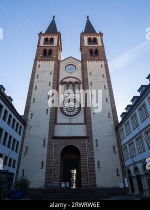 Roman UNESCO Kiliansdom, St. Kilian, cathédrale, tours jumelles, Würzburg, Basse-Franconie, Franconie, Bavière, Allemagne, Europe Banque D'Images