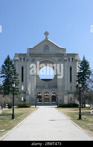 La cathédrale de Saint-Boniface sur une bonne journée de printemps à Winnipeg, Canada Banque D'Images